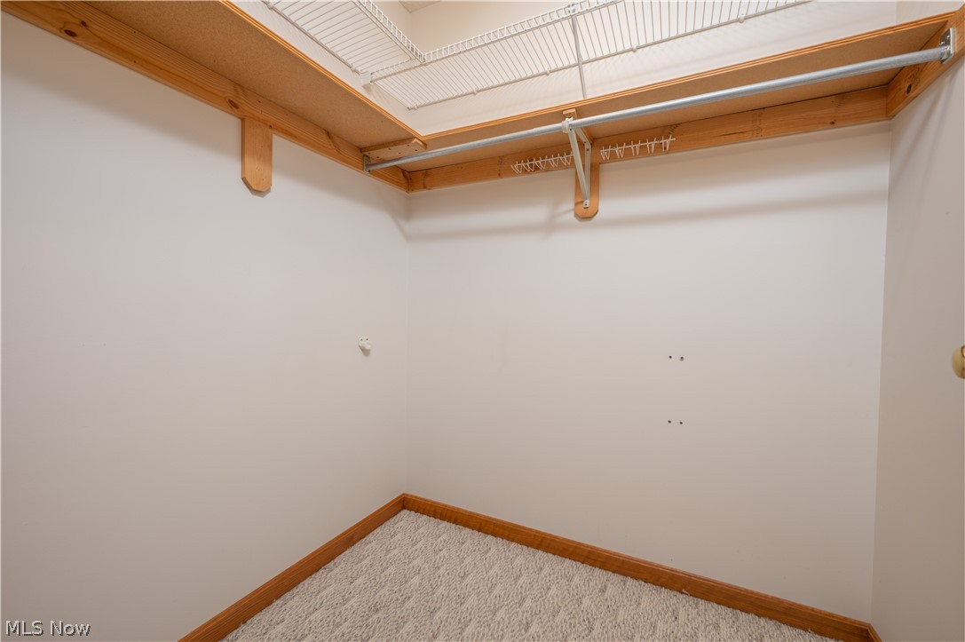 1389 N Milburn Square NE Bolivar OH 44612