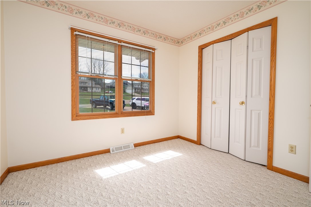 1389 N Milburn Square NE Bolivar OH 44612