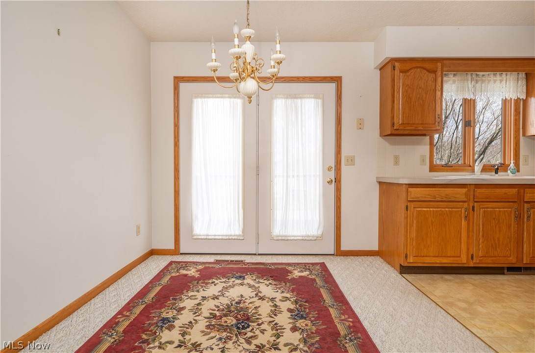 1389 N Milburn Square NE Bolivar OH 44612