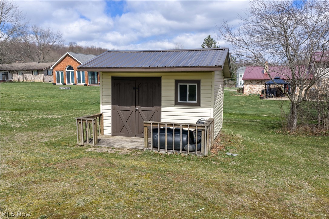 1389 N Milburn Square NE Bolivar OH 44612