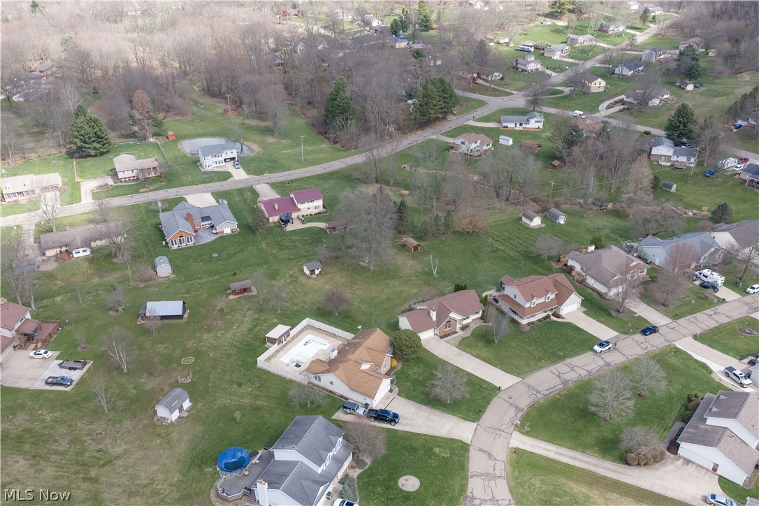 1389 N Milburn Square NE Bolivar OH 44612