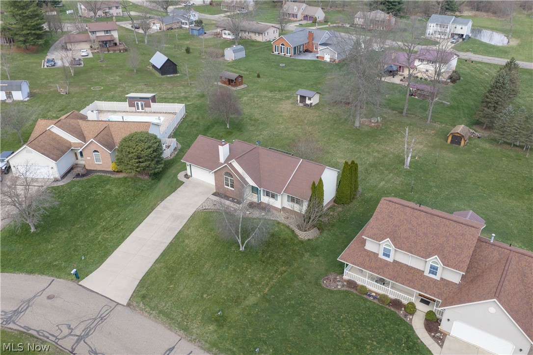 1389 N Milburn Square NE Bolivar OH 44612