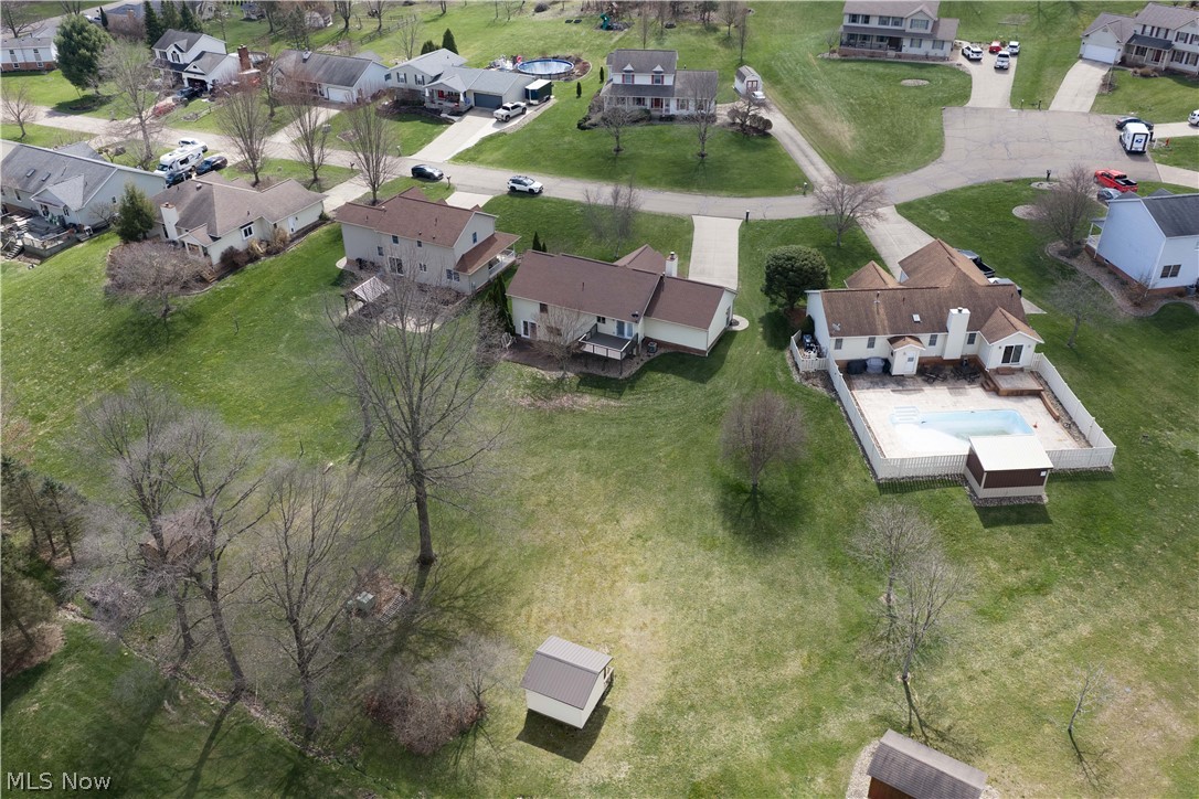 1389 N Milburn Square NE Bolivar OH 44612