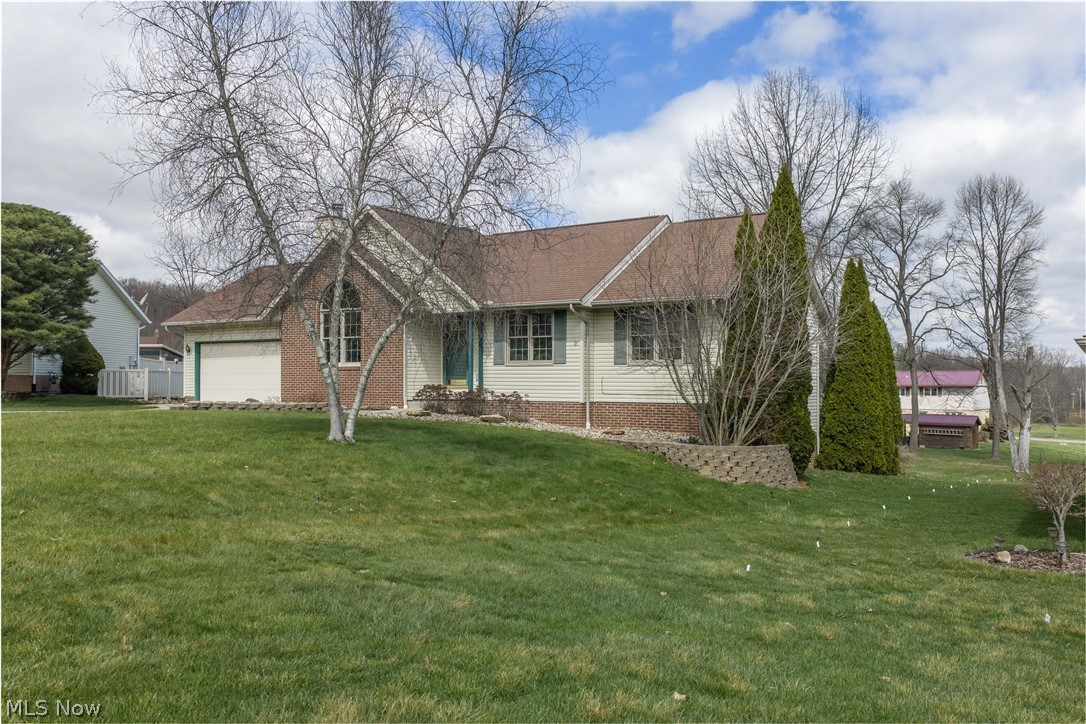 1389 N Milburn Square NE Bolivar OH 44612