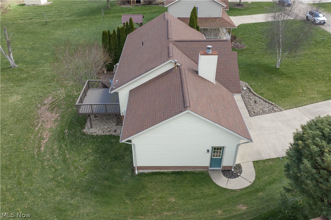 1389 N Milburn Square NE Bolivar OH 44612
