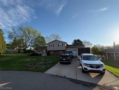 503 Meadowridge Avenue NW Canton OH 44708
