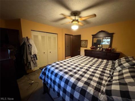 503 Meadowridge Avenue NW Canton OH 44708