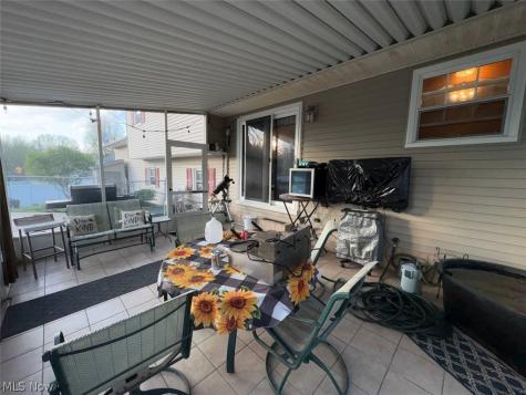 503 Meadowridge Avenue NW Canton OH 44708