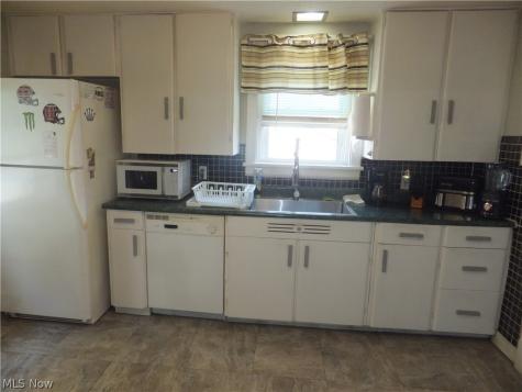 4712 Gifford Avenue Cleveland OH 44144