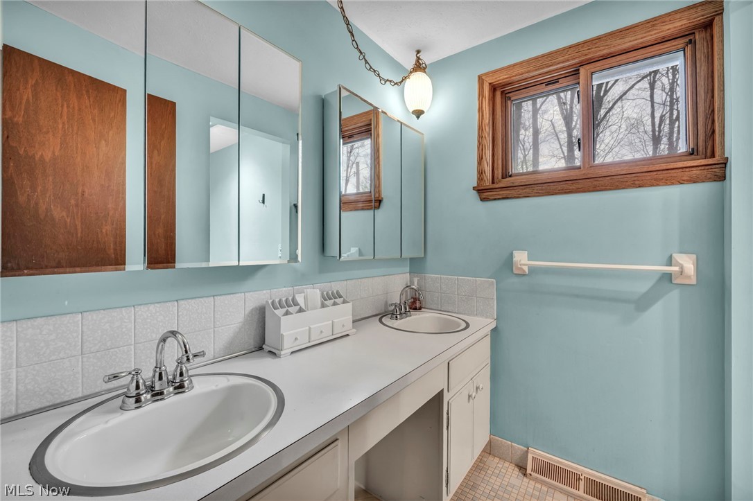 26475 Sudbury Drive North Olmsted OH 44070