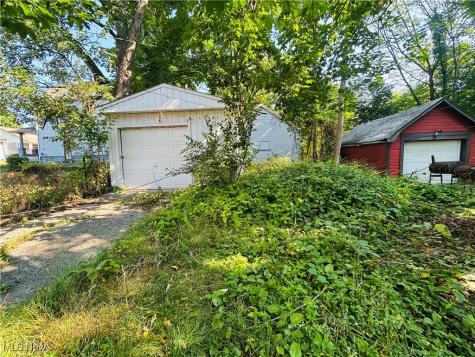 13809 Beachwood Avenue Cleveland OH 44105