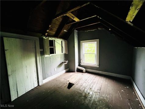 13809 Beachwood Avenue Cleveland OH 44105