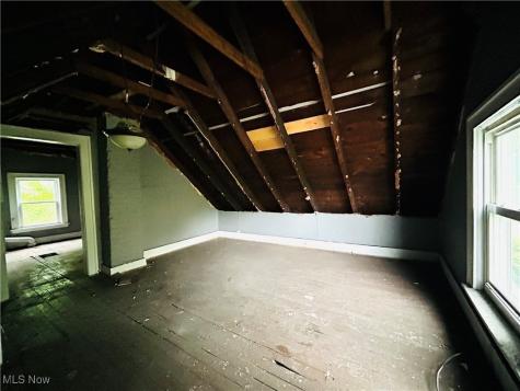 13809 Beachwood Avenue Cleveland OH 44105