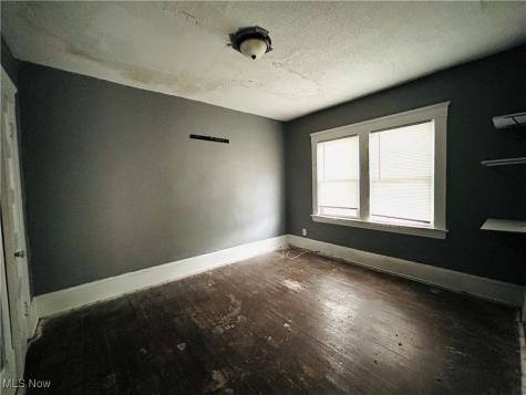 13809 Beachwood Avenue Cleveland OH 44105