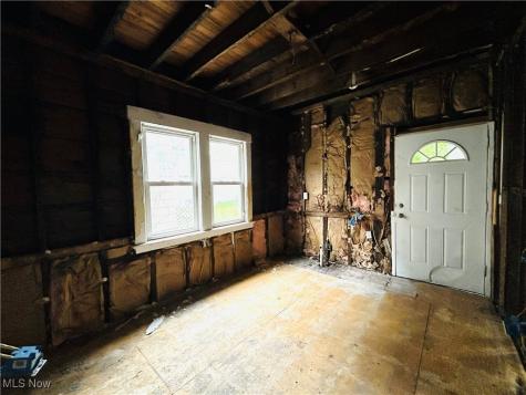 13809 Beachwood Avenue Cleveland OH 44105