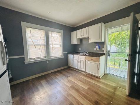 13809 Beachwood Avenue Cleveland OH 44105