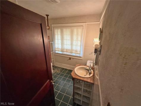 254 N Highland Avenue Akron OH 44303
