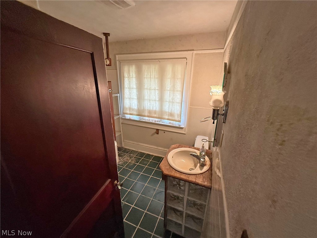 254 N Highland Avenue Akron OH 44303