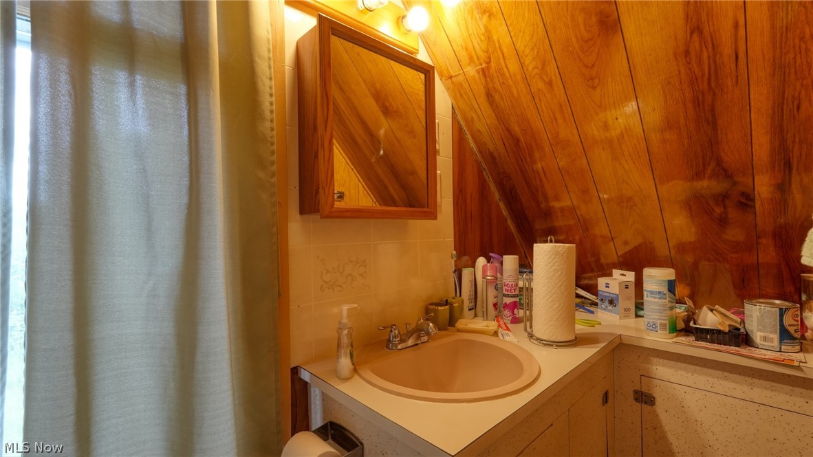12011 Battle Ridge Road Cambridge OH 43725