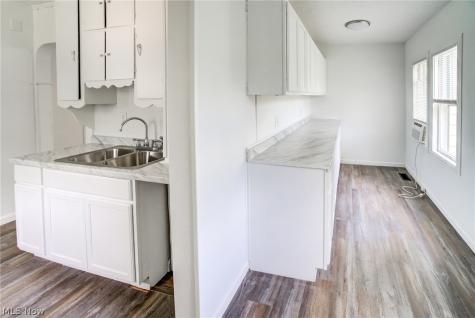 4312 Kenmore Avenue Parma OH 44134