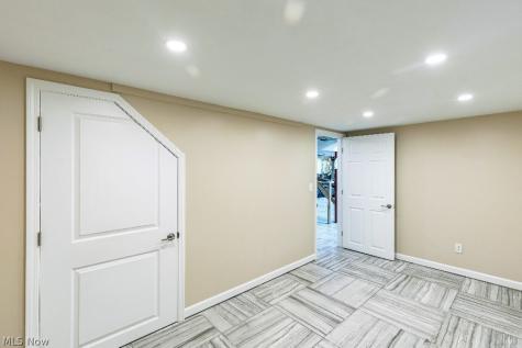 7185 Maple Street Mentor OH 44060