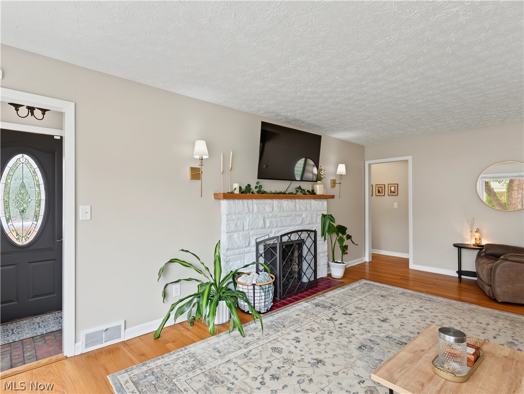 1890 Kingsley Avenue Akron OH 44313
