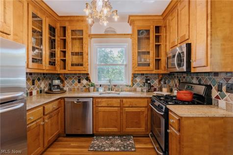 2658 Queenston Road Cleveland Heights OH 44118