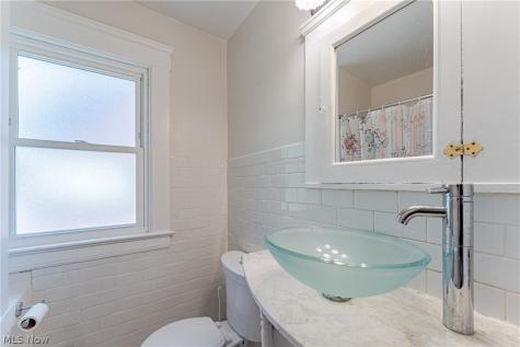 2658 Queenston Road Cleveland Heights OH 44118