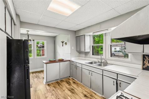 897 Polk Avenue Akron OH 44314