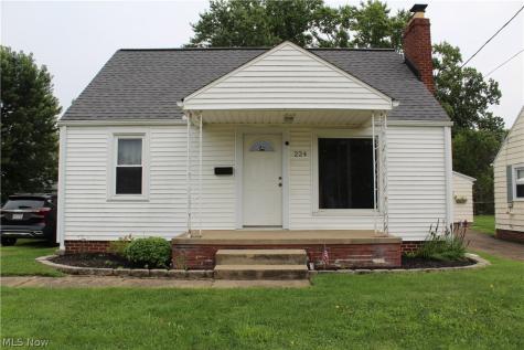 224 Pennsylvania Avenue Louisville OH 44641
