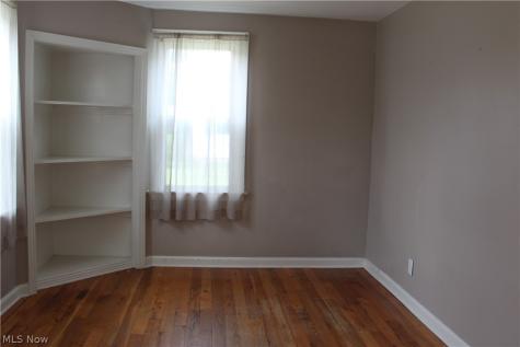 224 Pennsylvania Avenue Louisville OH 44641