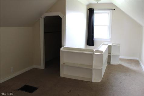 224 Pennsylvania Avenue Louisville OH 44641