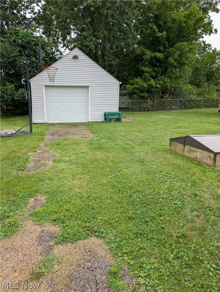 224 Pennsylvania Avenue Louisville OH 44641