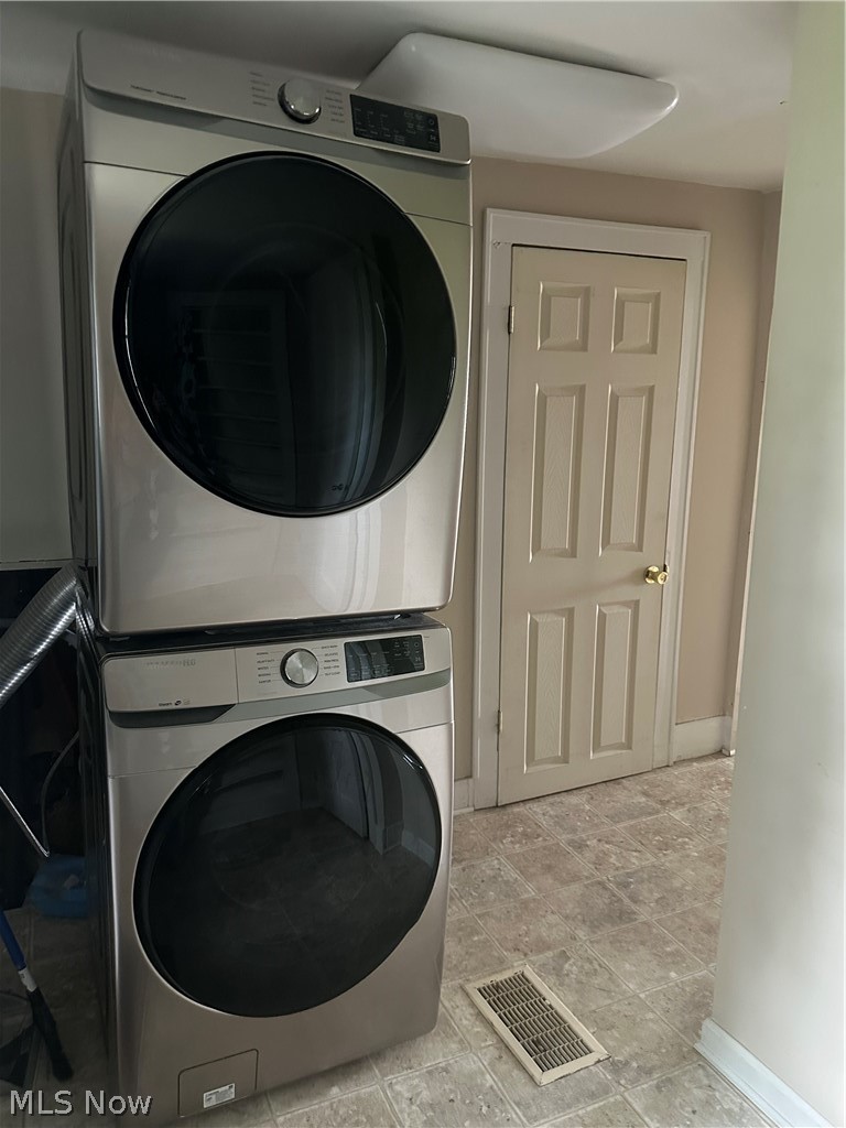207 South Sycamore Woodsfield OH 43793