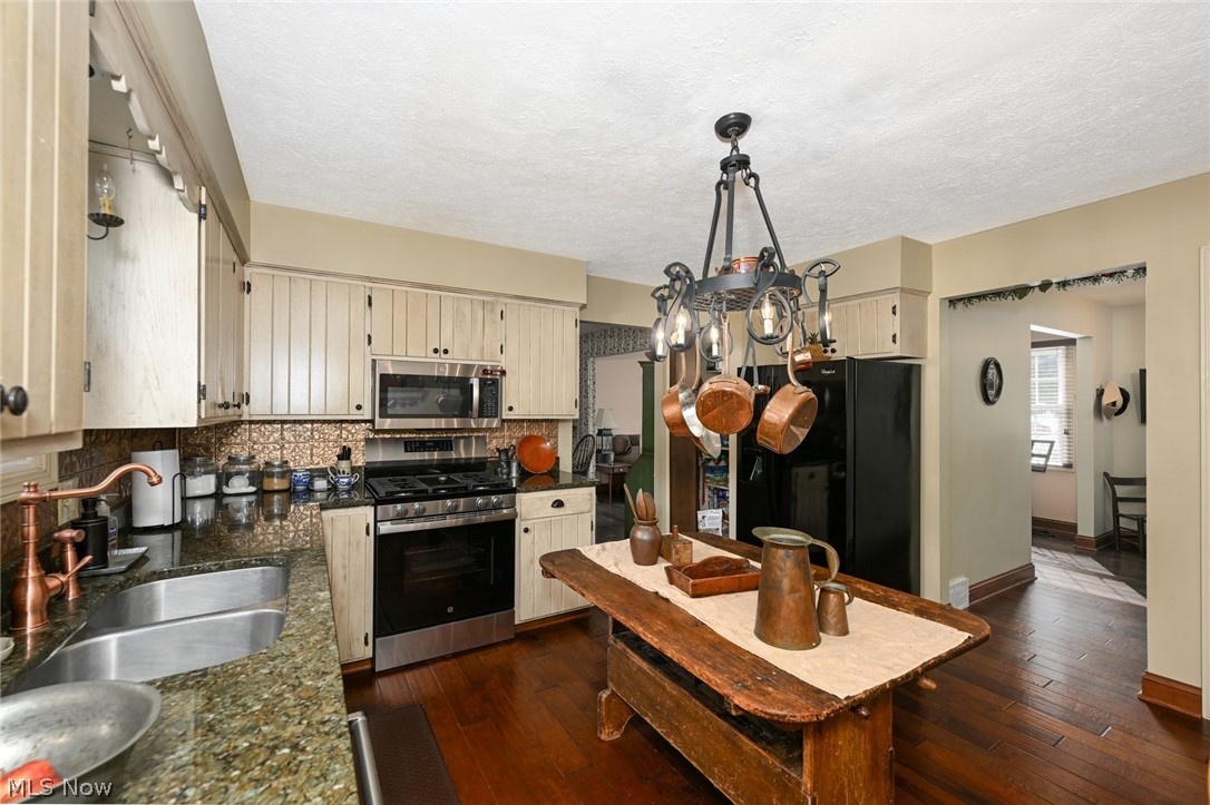 2037 54th Street NE Canton OH 44705