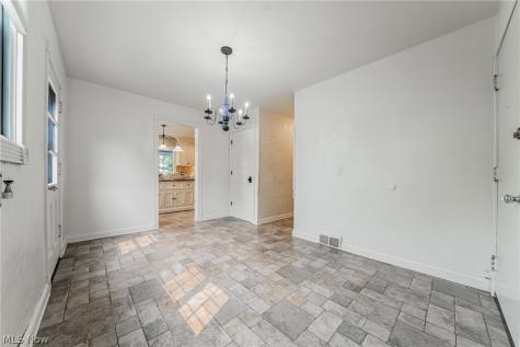18690 Inglewood Avenue Rocky River OH 44116