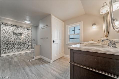 18690 Inglewood Avenue Rocky River OH 44116