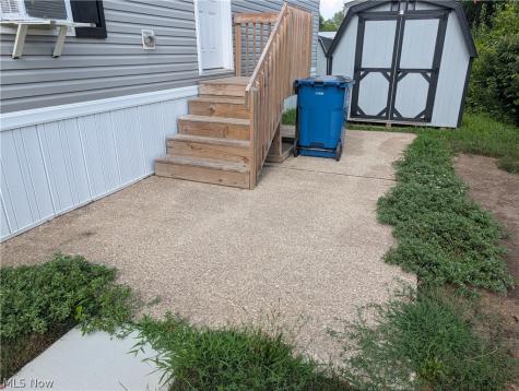 230 Edgecliff Circle W Elyria OH 44035