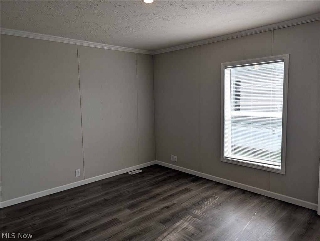 230 Edgecliff Circle W Elyria OH 44035