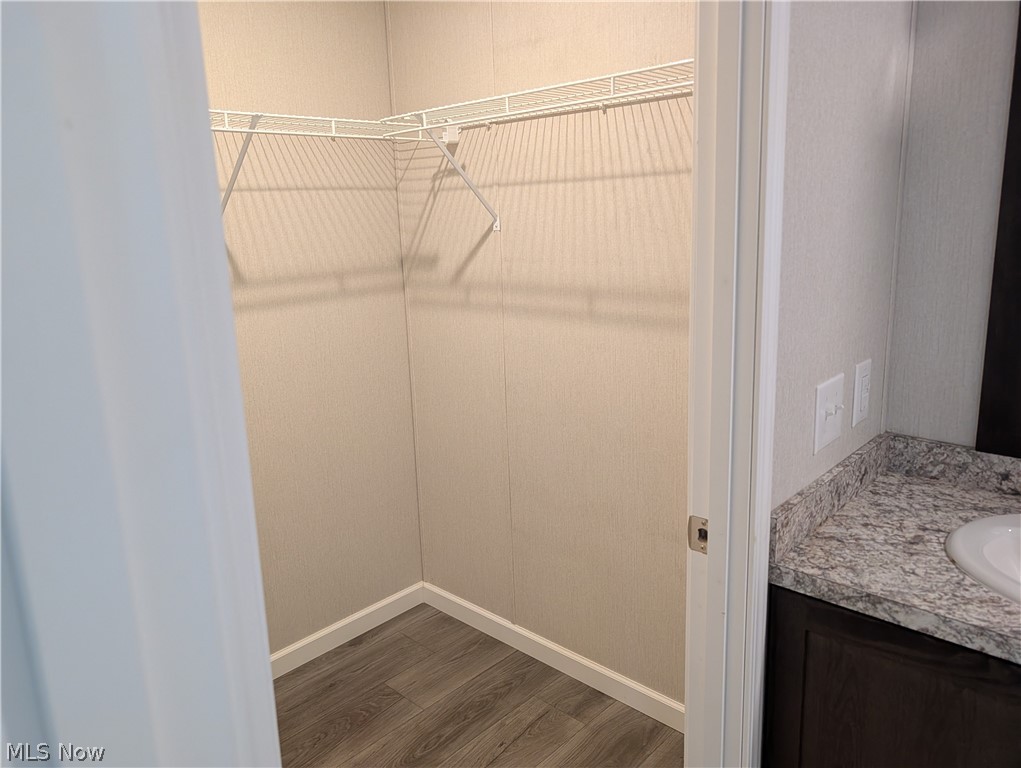 230 Edgecliff Circle W Elyria OH 44035