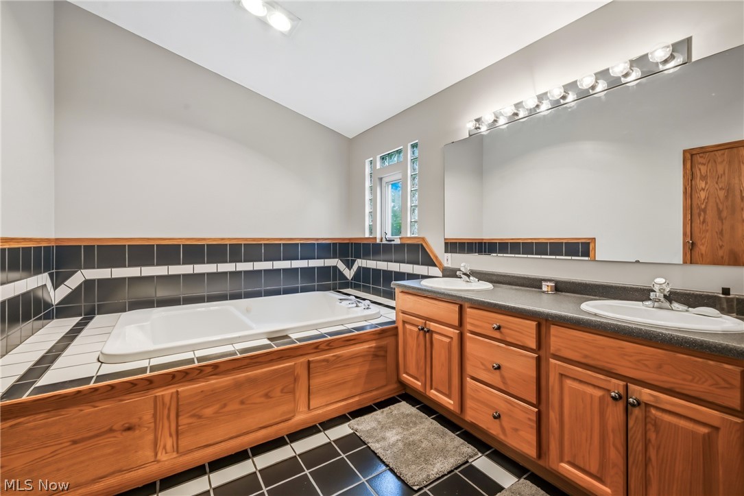 9945 Ginger Hill Road New Middletown OH 44442