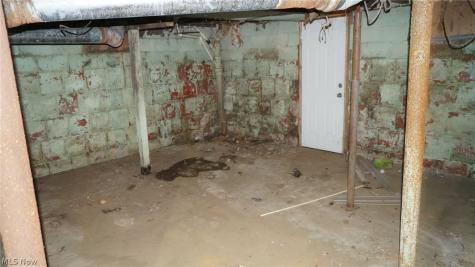 858 May Street Akron OH 44311