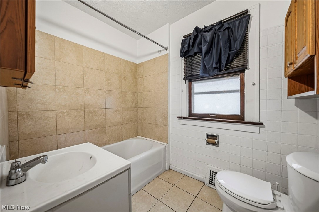 8506 Jeffries Avenue Cleveland OH 44105