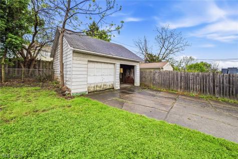 8506 Jeffries Avenue Cleveland OH 44105