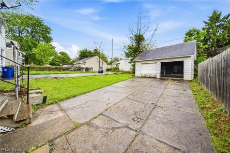 8506 Jeffries Avenue Cleveland OH 44105