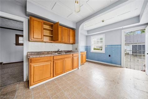8506 Jeffries Avenue Cleveland OH 44105