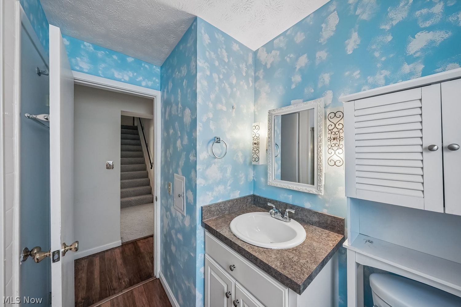 483 Dover Center Road Bay Village OH 44140