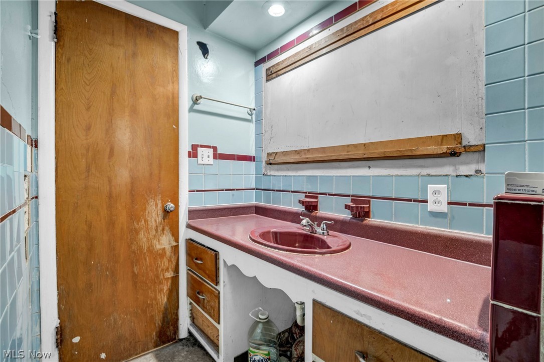 1060 Frederick Boulevard Akron OH 44320