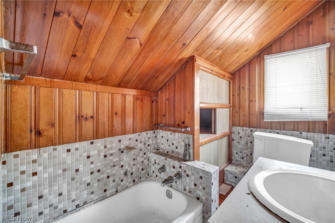 1060 Frederick Boulevard Akron OH 44320