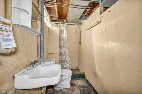 1060 Frederick Boulevard Akron OH 44320